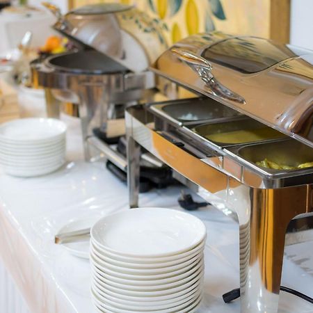 Olive Hotel Biszkek Zewnętrze zdjęcie