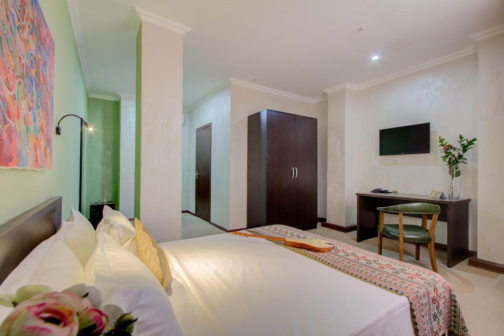 Olive Hotel Biszkek Zewnętrze zdjęcie