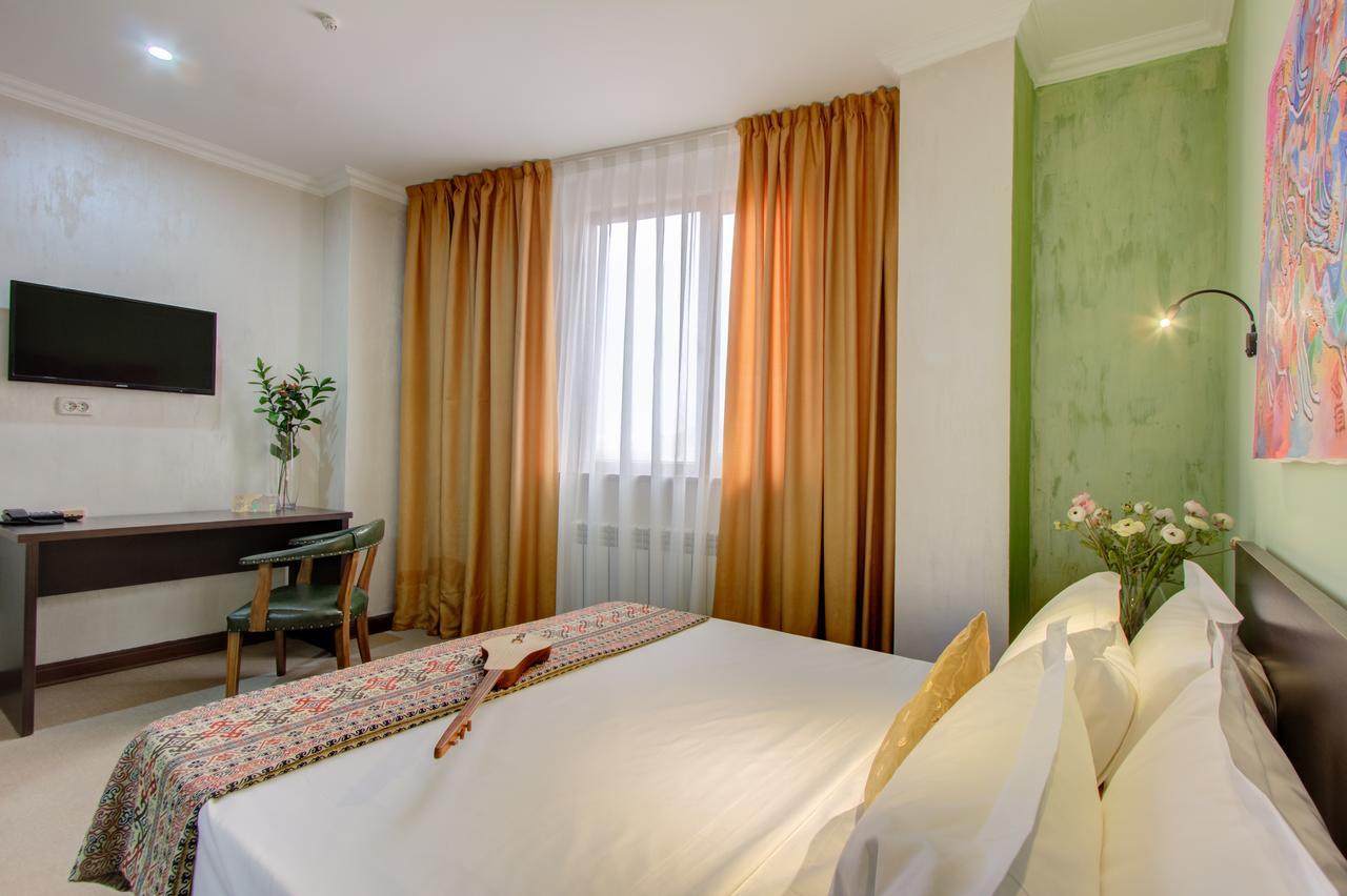 Olive Hotel Biszkek Zewnętrze zdjęcie